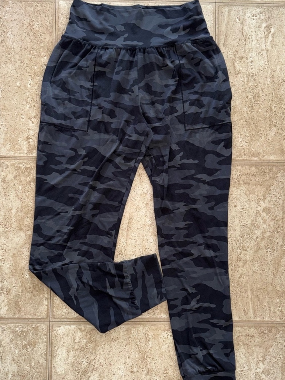 Athleta Salutation Camo Joggers
